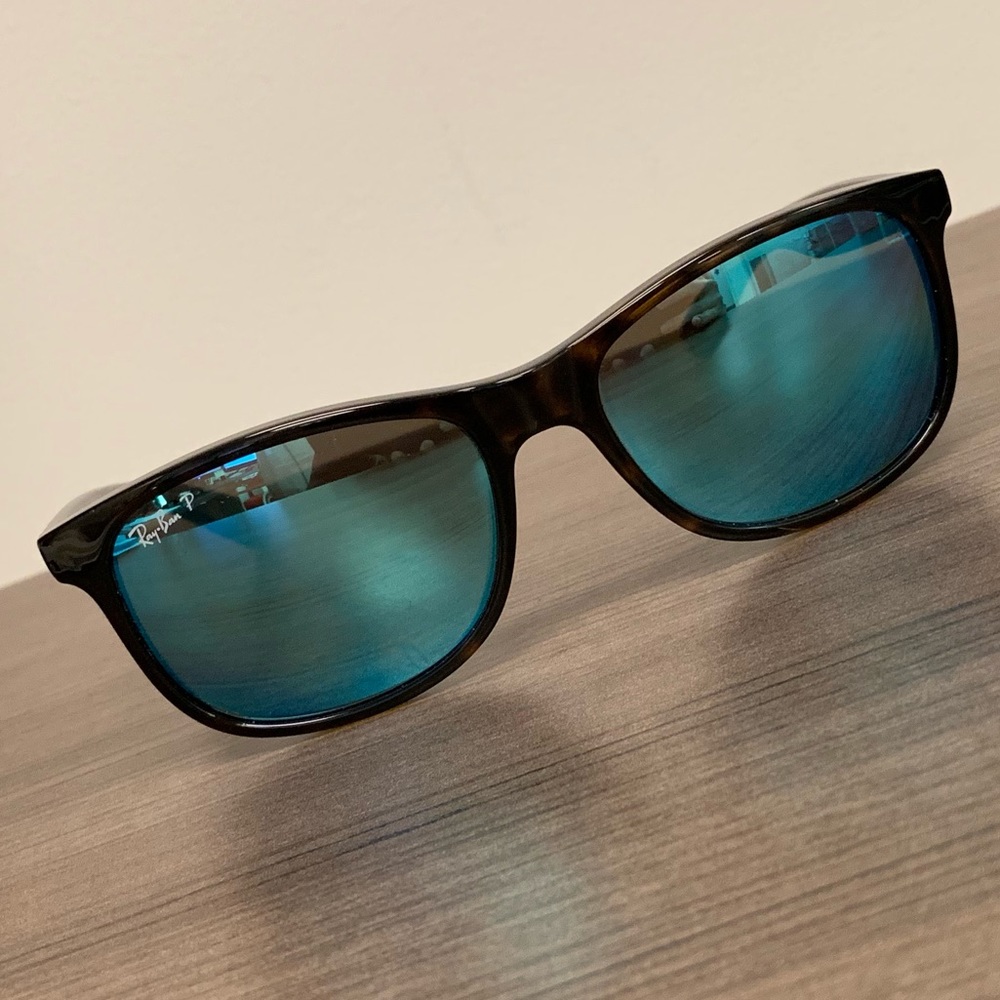 Ray Ban - Andy RB4202 Polarized sunglasses 55